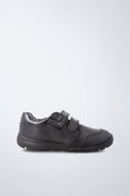 Zapato infantil Garvalín respetuoso en negro con cierre de contacto y desarrollo natural del pie.
