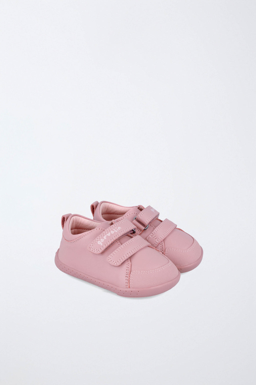 Durable sneakers in pink