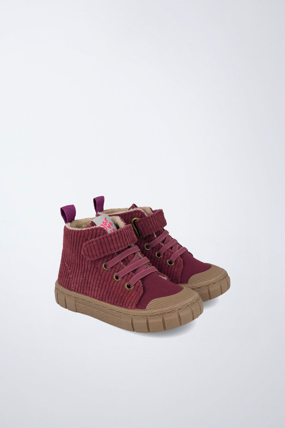 Barefoot Garvalín high-top shoe in purple with an adjustable fastening and flexibility for the foot's natural movement.