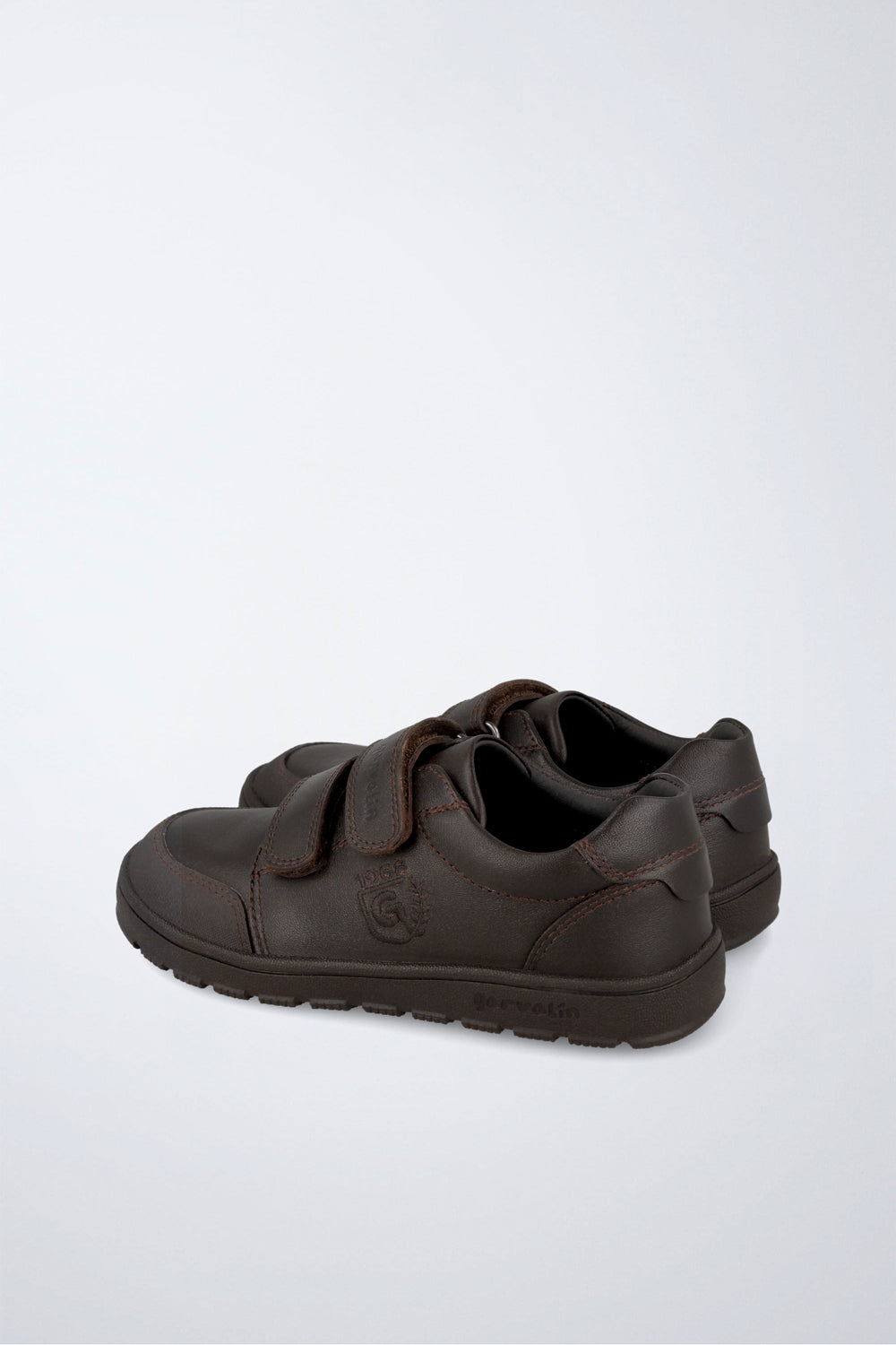 Zapato infantil Garvalín respetuoso en marrón con cierre de contacto y puntera reforzada.