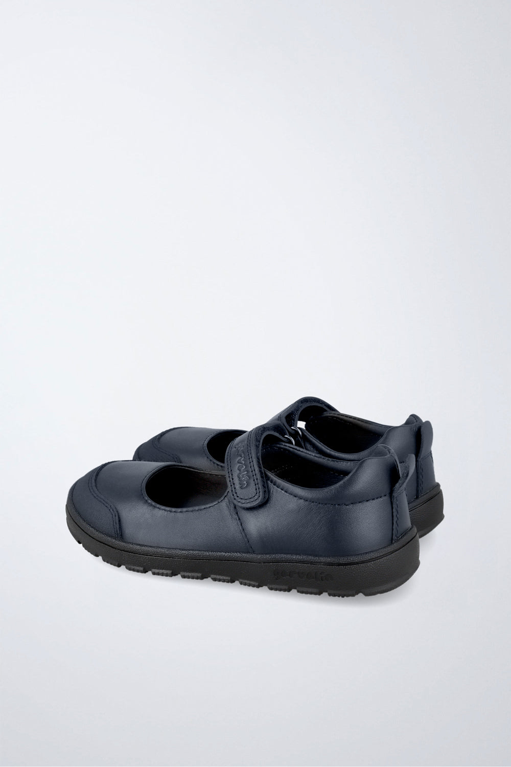 Zapato infantil Garvalín barefoot en azul marino con cierre de contacto y flexibilidad para el movimiento natural del pie.
