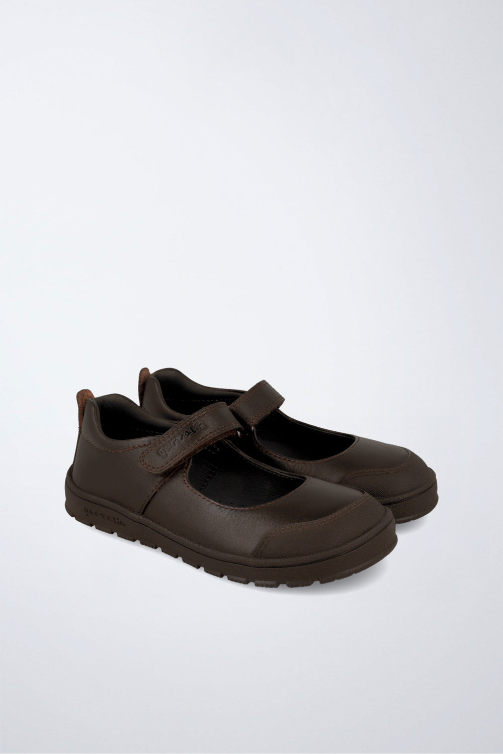 Barefoot Garvalín mary jane in brown with an adjustable fastening and flexibility for the foot's natural movement.