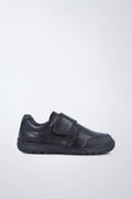 Zapatos infantiles Garvalín respetuoso en negro con cierre de contacto y puntera reforzada.