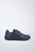 Zapato infantil Garvalín respetuoso en azul marino con cierre de contacto y desarrollo saludable del pie.