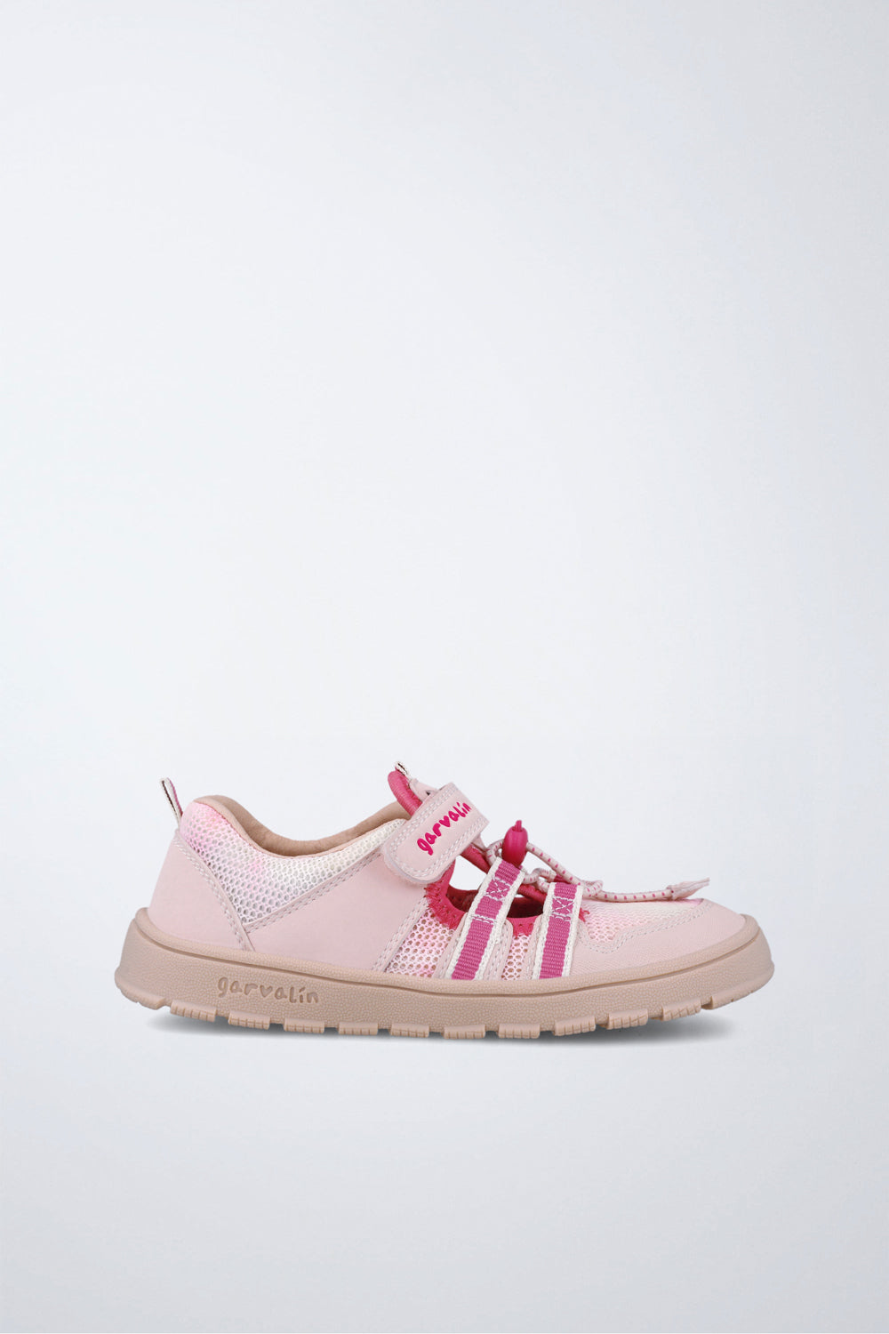 Zapatilla casual Garvalín barefoot en rosa con cordones y cierre ajustable y diseño ergonómico.