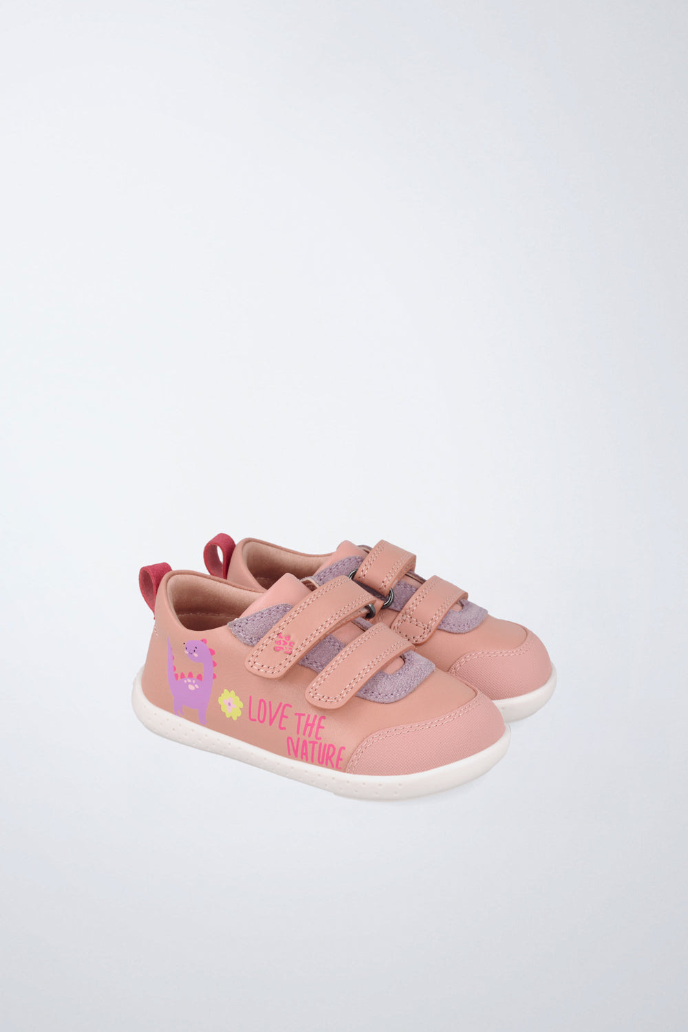 Zapatilla infantil Garvalín barefoot en rosa pálido con cierre de contacto y desarrollo saludable del pie.