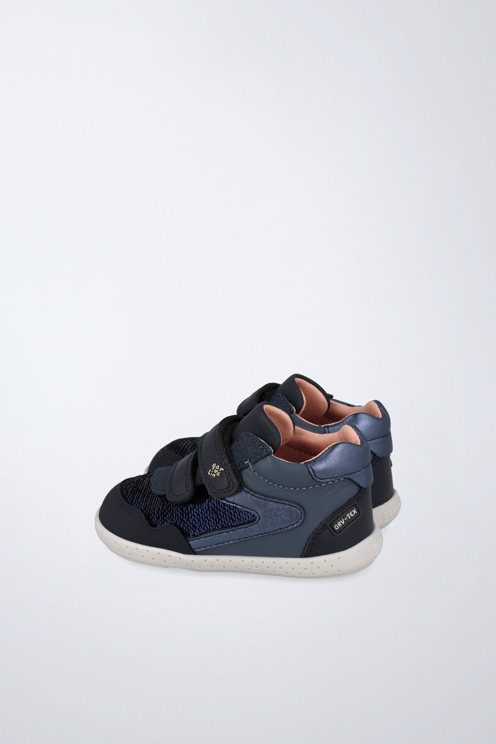 Barefoot Garvalín kids' ankle boot in navy and black with an adjustable fastening and healthy foot development.