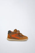 Barefoot Garvalín shoes in brown and orange with an adjustable fastening and healthy foot development.