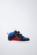 Barefoot Garvalín high-top shoe in blue and black with an adjustable fastening and stability and flexibility.