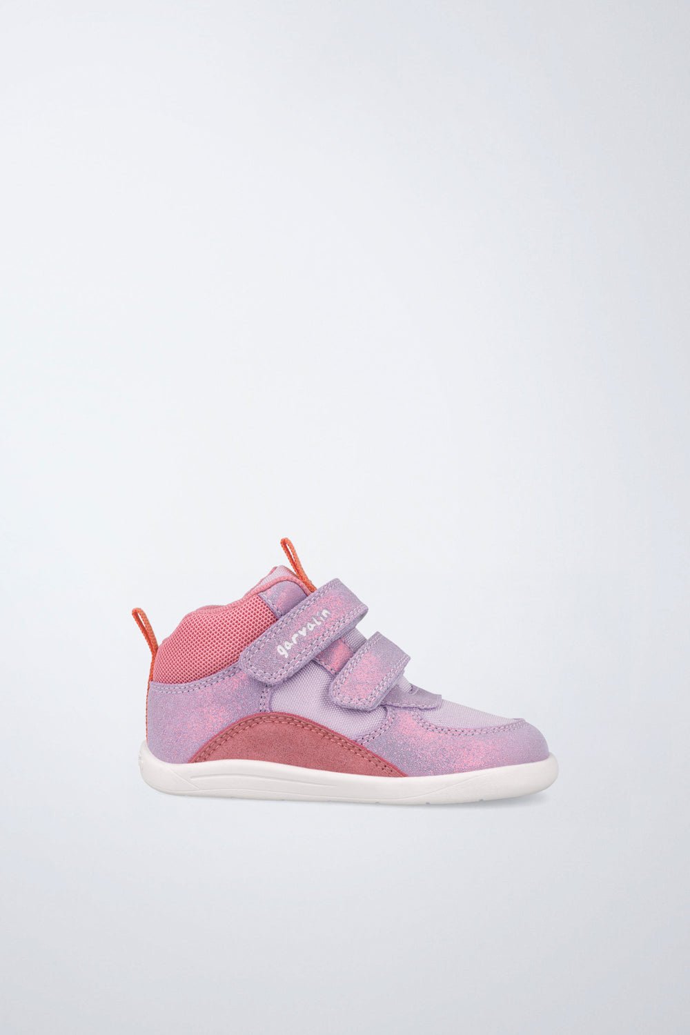 Barefoot Garvalín shoes in pink and coral with an adjustable fastening and stability and flexibility.