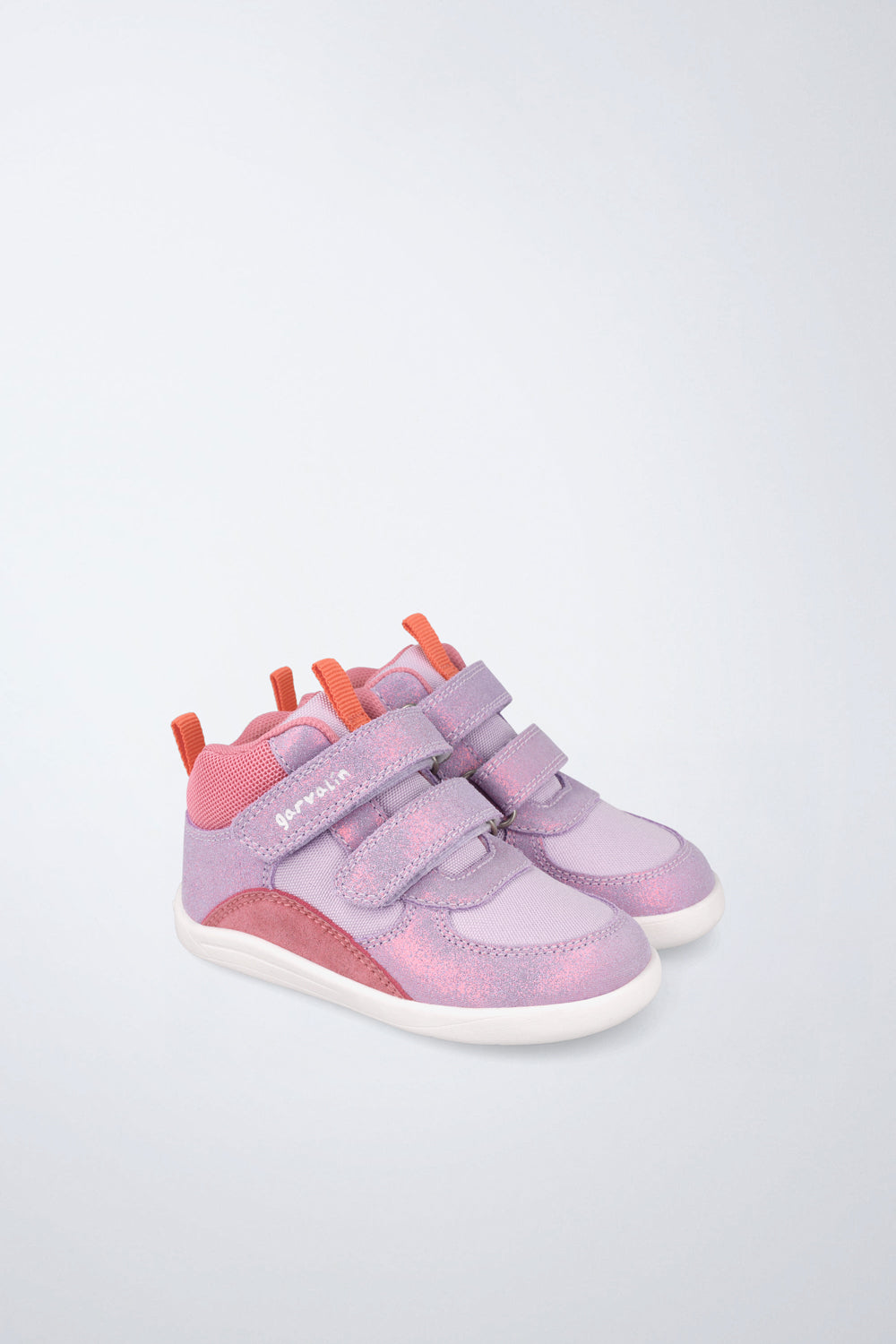Barefoot Garvalín shoes in pink and coral with an adjustable fastening and stability and flexibility.