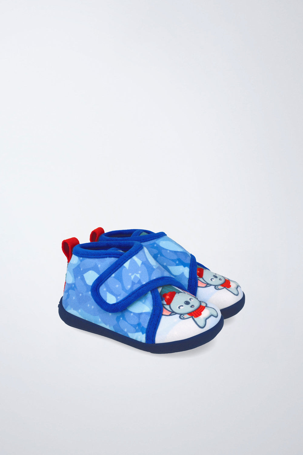 Barefoot Garvalín kids' shoe in blue with an adjustable fastening and an ergonomic design.