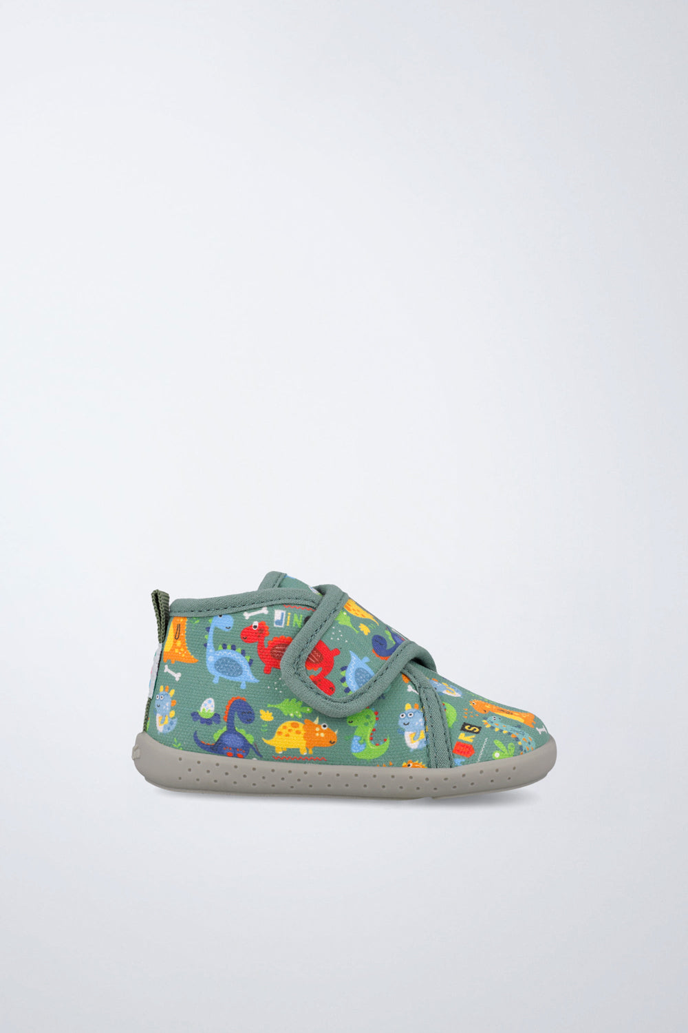 Barefoot Garvalín shoe in green with an adjustable fastening and stability and flexibility.