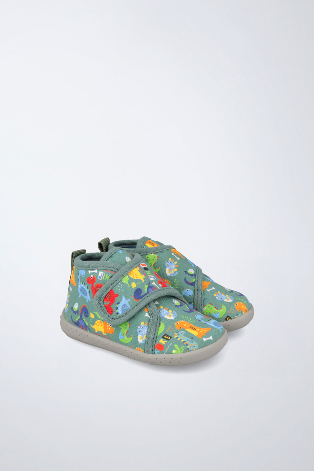 Barefoot Garvalín shoe in green with an adjustable fastening and stability and flexibility.
