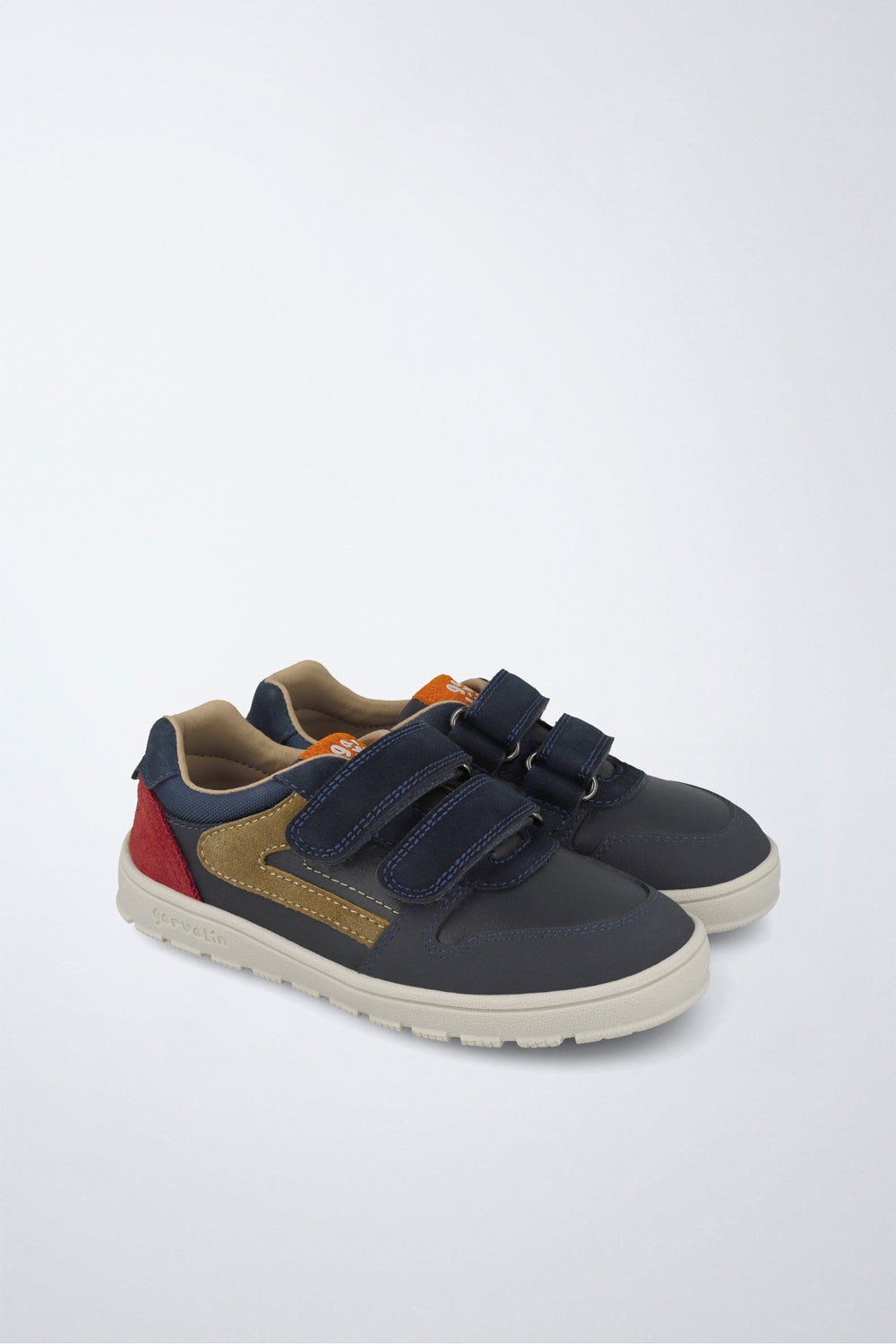 Zapatos infantiles Garvalín barefoot en azul con cierre de contacto y estabilidad y flexibilidad.