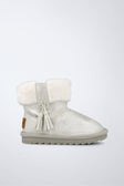 Non-slip boots in beige