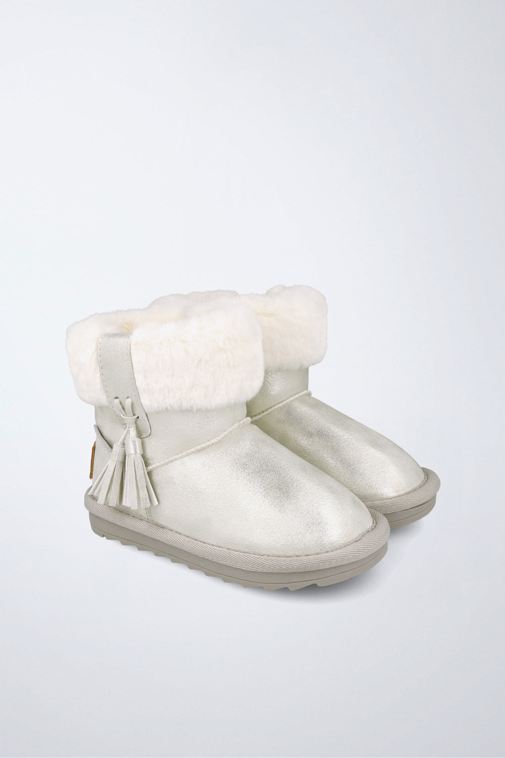 Barefoot Garvalín shoe in beige with a zip and natural foot development.