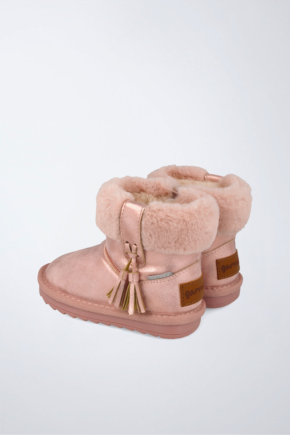 Barefoot Garvalín shoe in pink with a zip and an ergonomic design.