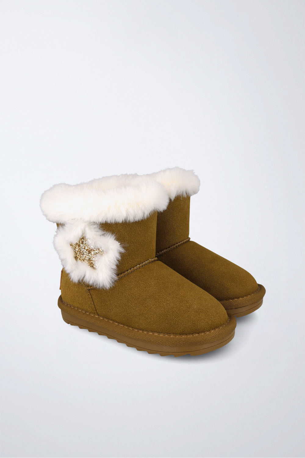 Barefoot Garvalín shoe in brown with a zip and an ergonomic design.
