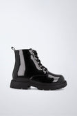 Bota resistente en negro y gris