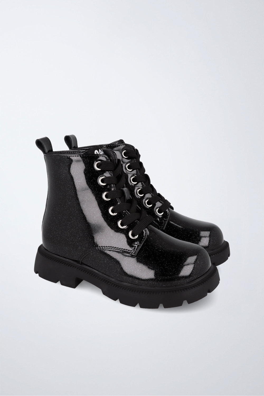 Zapato infantil Garvalín respetuoso en negro y gris con cremallera y estabilidad y flexibilidad.