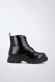 Bota resistente en negro