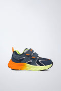 Barefoot Garvalín school shoes in blue with an adjustable fastening and an ergonomic design.