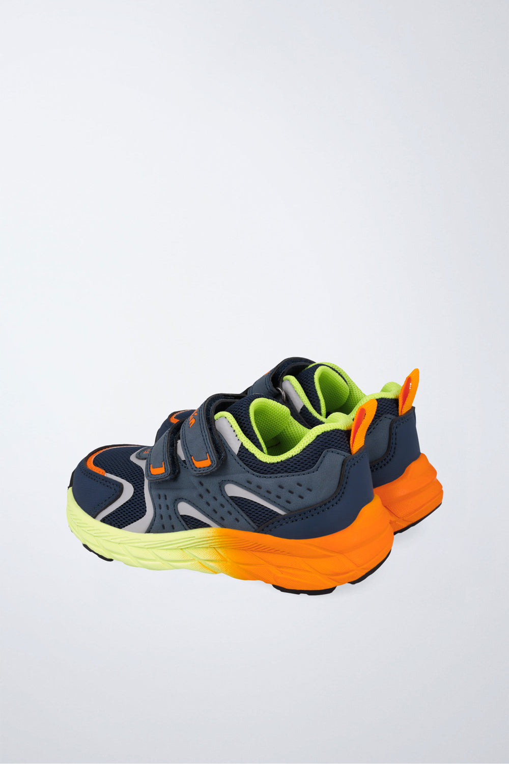 Barefoot Garvalín school shoes in blue with an adjustable fastening and an ergonomic design.