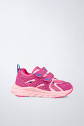 Barefoot Garvalín shoe in fuchsia with an adjustable fastening and flexibility for the foot's natural movement.