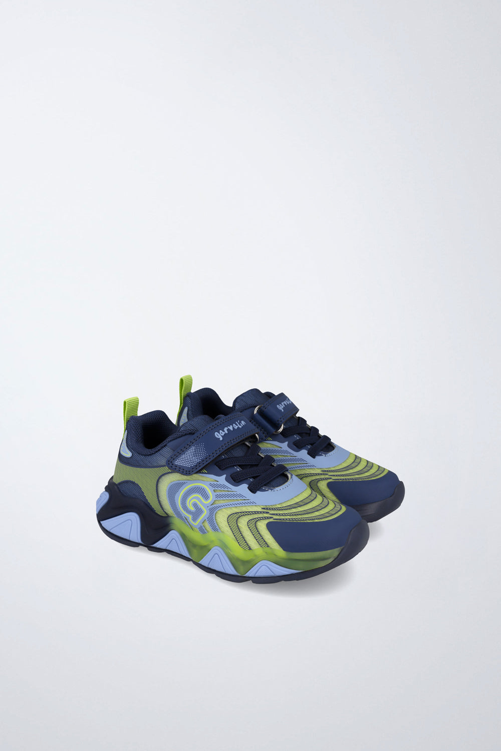 Barefoot Garvalín shoes in blue with laces and an adjustable fastening and stability.
