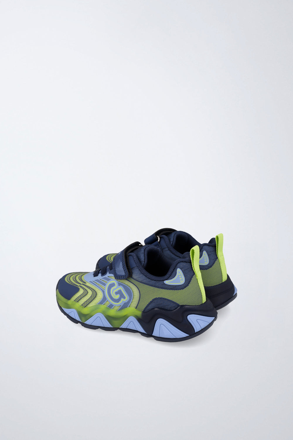 Barefoot Garvalín shoes in blue with laces and an adjustable fastening and stability.