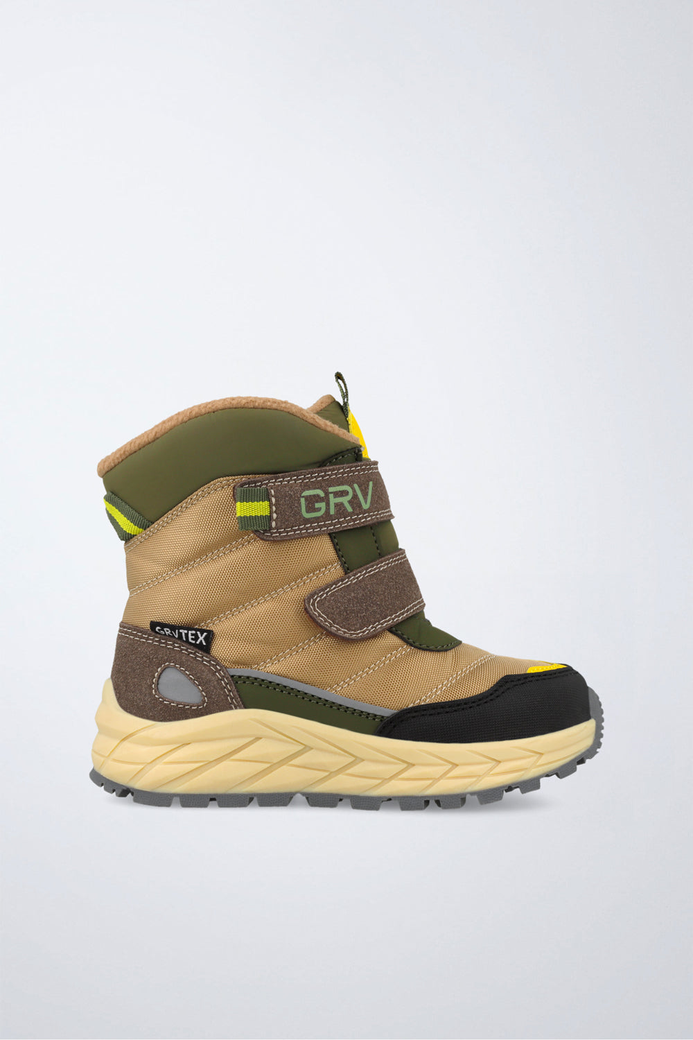 Barefoot Garvalín shoe in brown with an adjustable fastening and an ergonomic design.