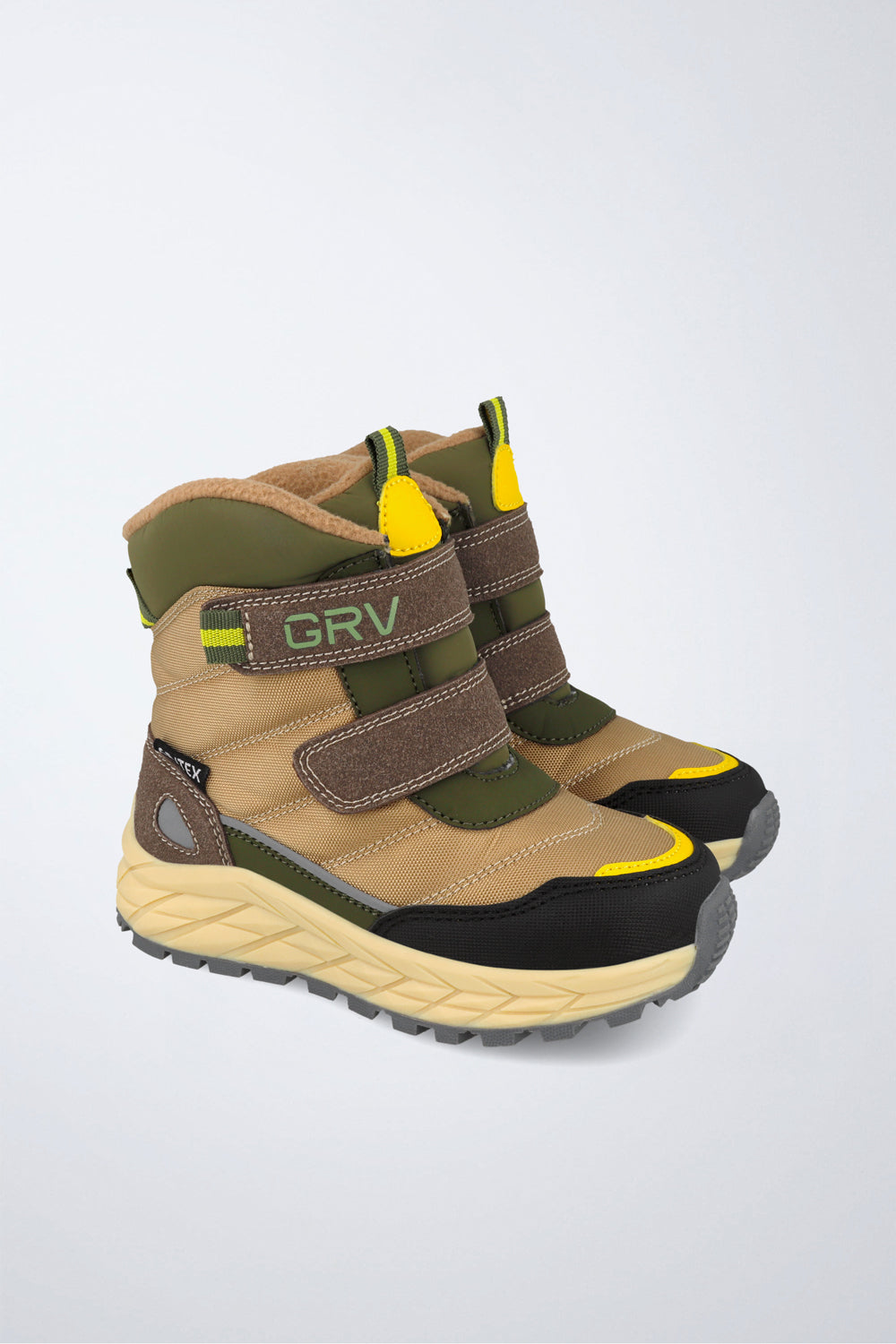 Barefoot Garvalín shoe in brown with an adjustable fastening and an ergonomic design.