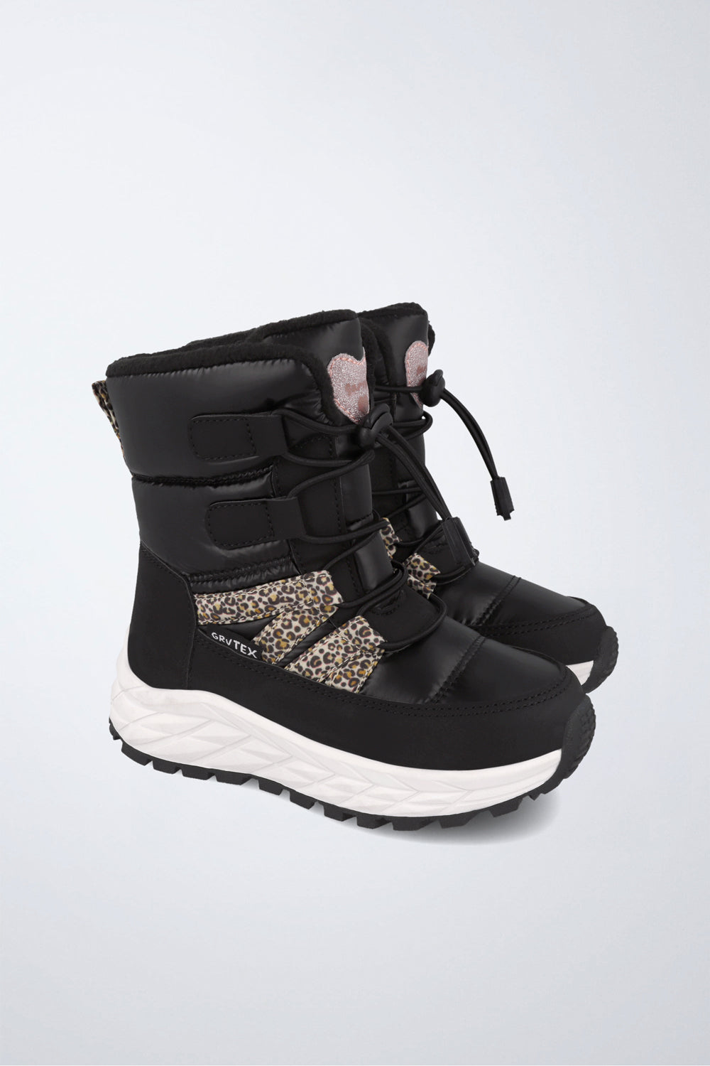 Barefoot Garvalín shoe in black with laces and flexibility for the foot's natural movement.