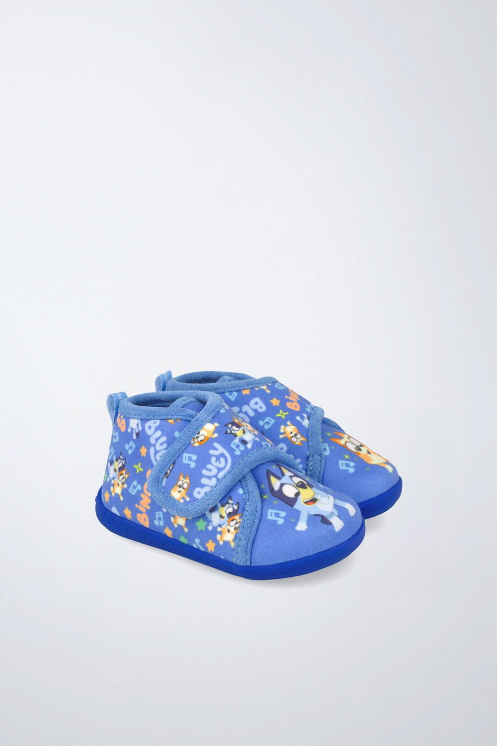 Zapato infantil Garvalín barefoot en azul con cierre de contacto y estabilidad y flexibilidad.