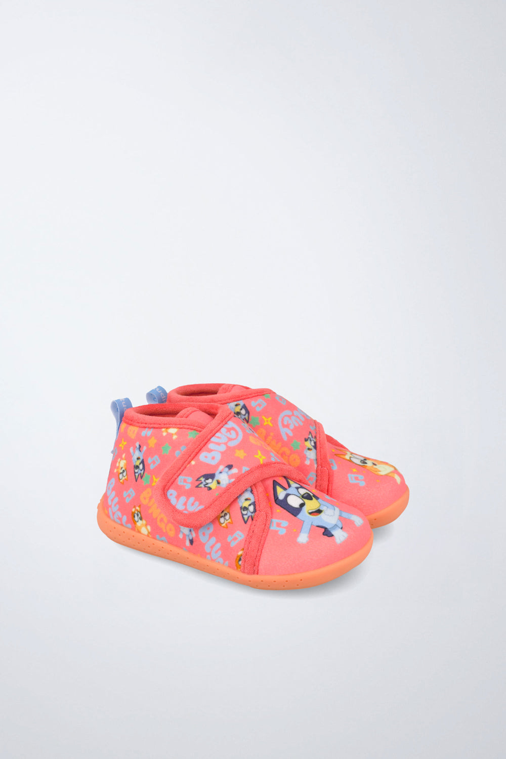 Zapato infantil Garvalín barefoot en coral con cierre de contacto y estabilidad y flexibilidad.