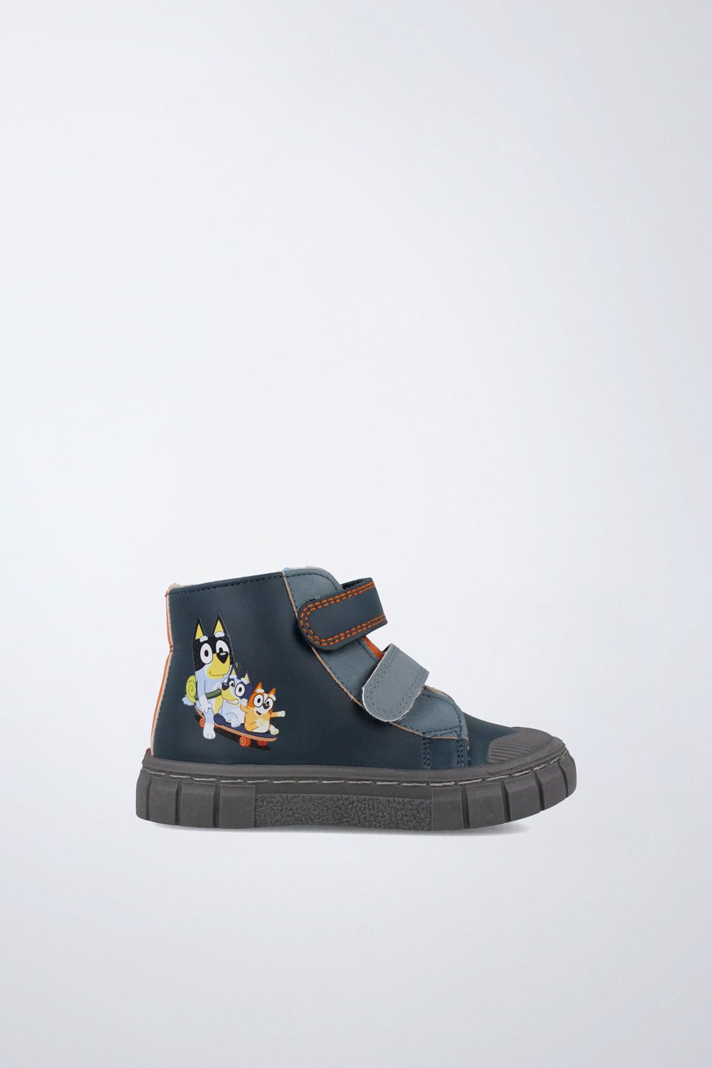 Barefoot Garvalín ankle boot in blue with an adjustable fastening and a flexible sole.
