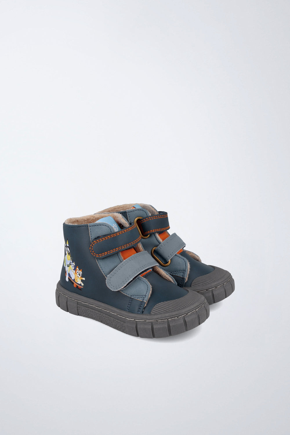 Barefoot Garvalín ankle boot in blue with an adjustable fastening and a flexible sole.