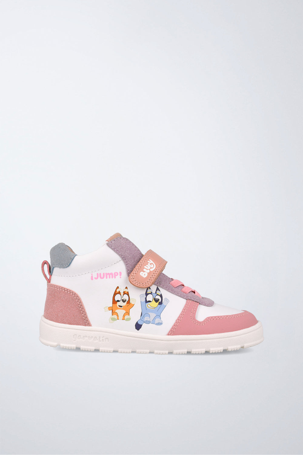 Botín infantil Garvalín barefoot en blanco y rosa con cierre de contacto y estabilidad.