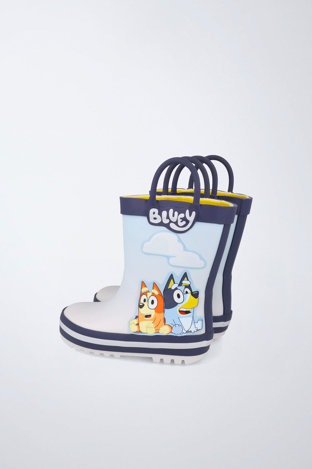 Barefoot Garvalín shoe in blue with an adjustable fastening and stability.