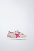 Zapato Garvalín barefoot en rosa pálido y fucsia con cierre de contacto y puntera reforzada.