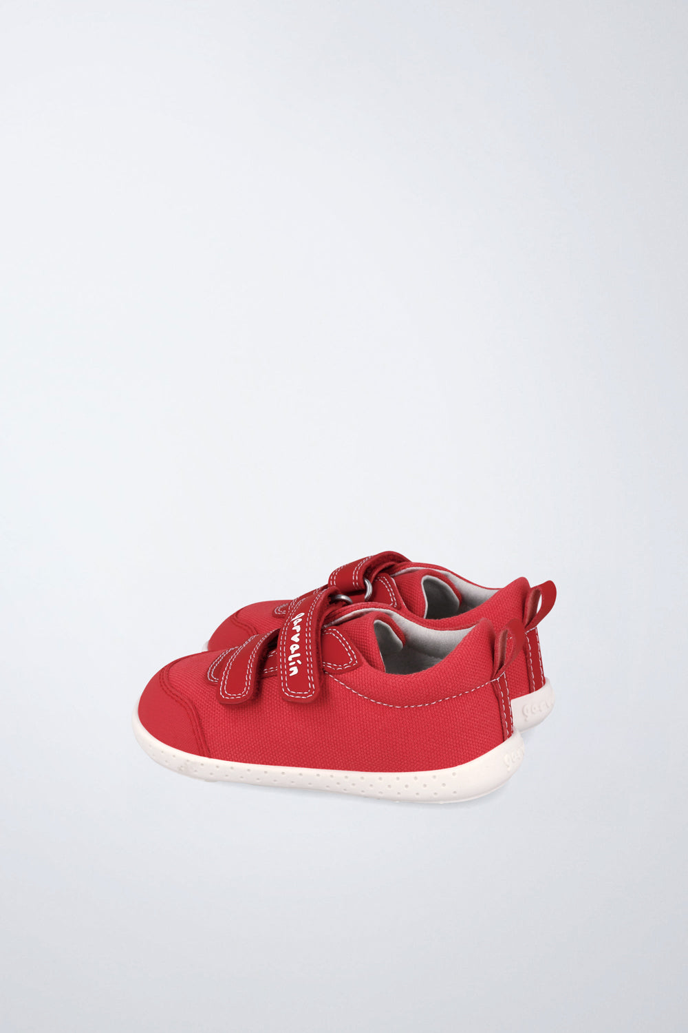 Zapatos escolares Garvalín barefoot en rojo con cierre de contacto y desarrollo saludable del pie.