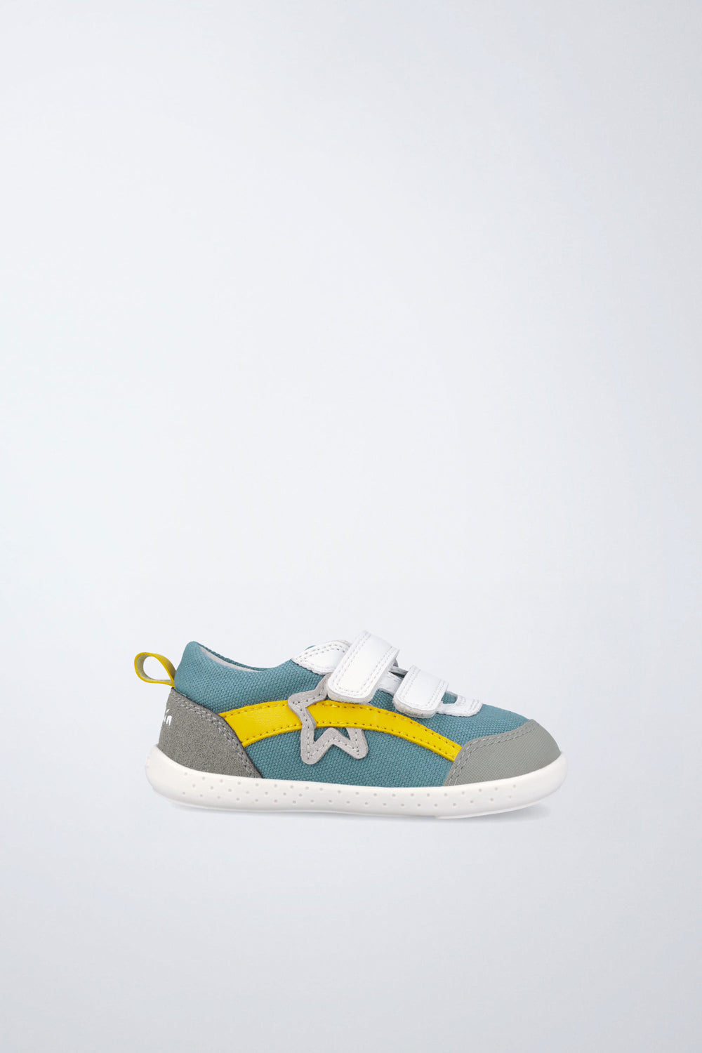 Zapatos infantiles Garvalín barefoot en azul oscuro con cierre de contacto y estabilidad y flexibilidad.