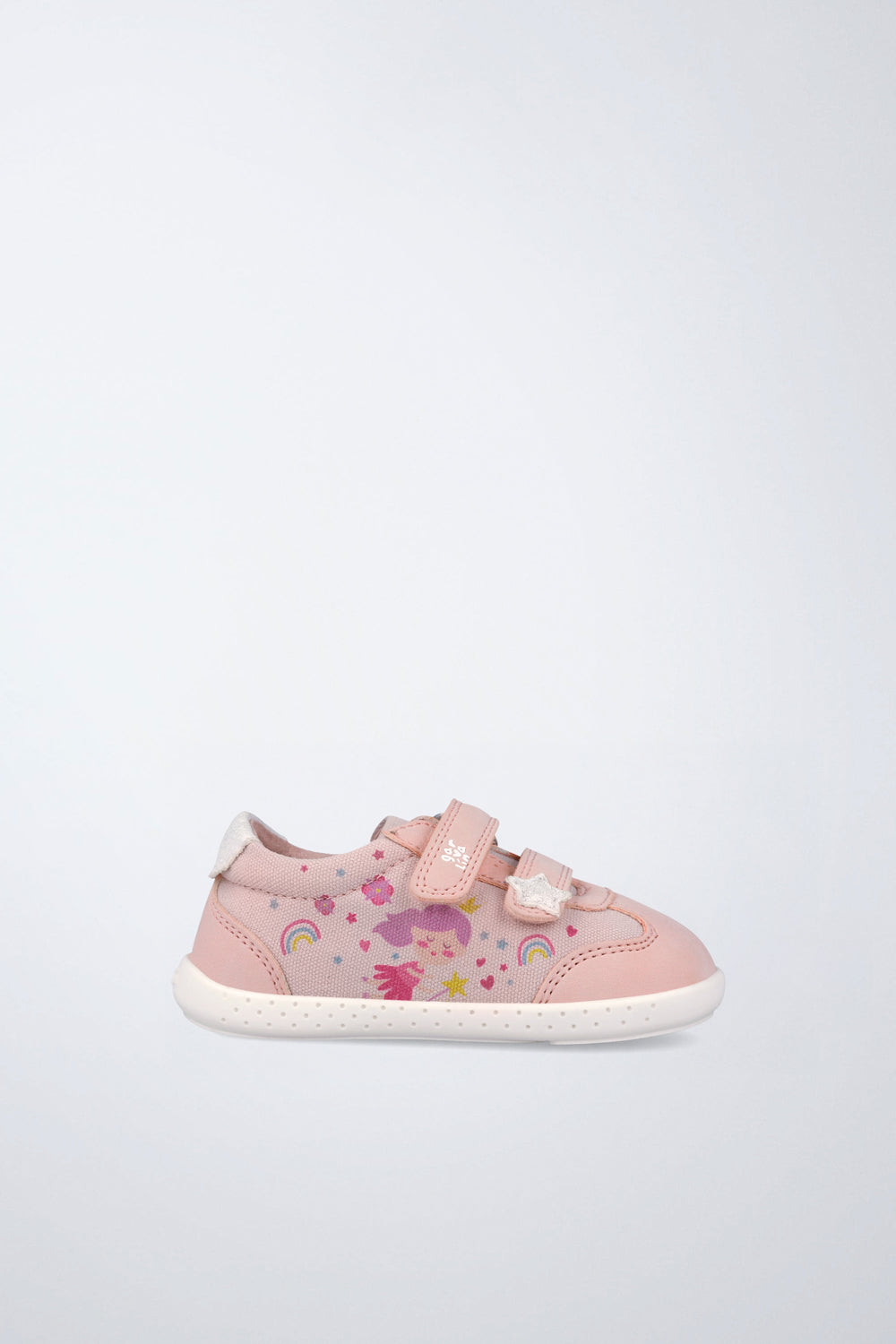 Zapatilla infantil Garvalín barefoot en rosa con cierre de contacto y diseño ergonómico.