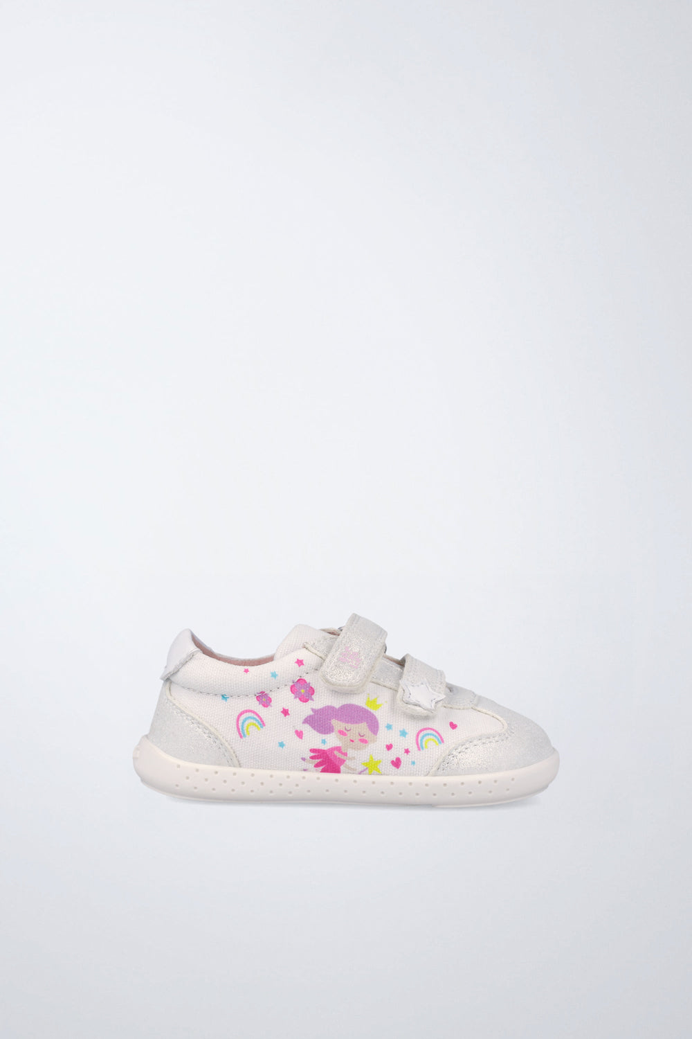 Zapatos infantiles Garvalín barefoot en blanco con cierre de contacto y diseño ergonómico.