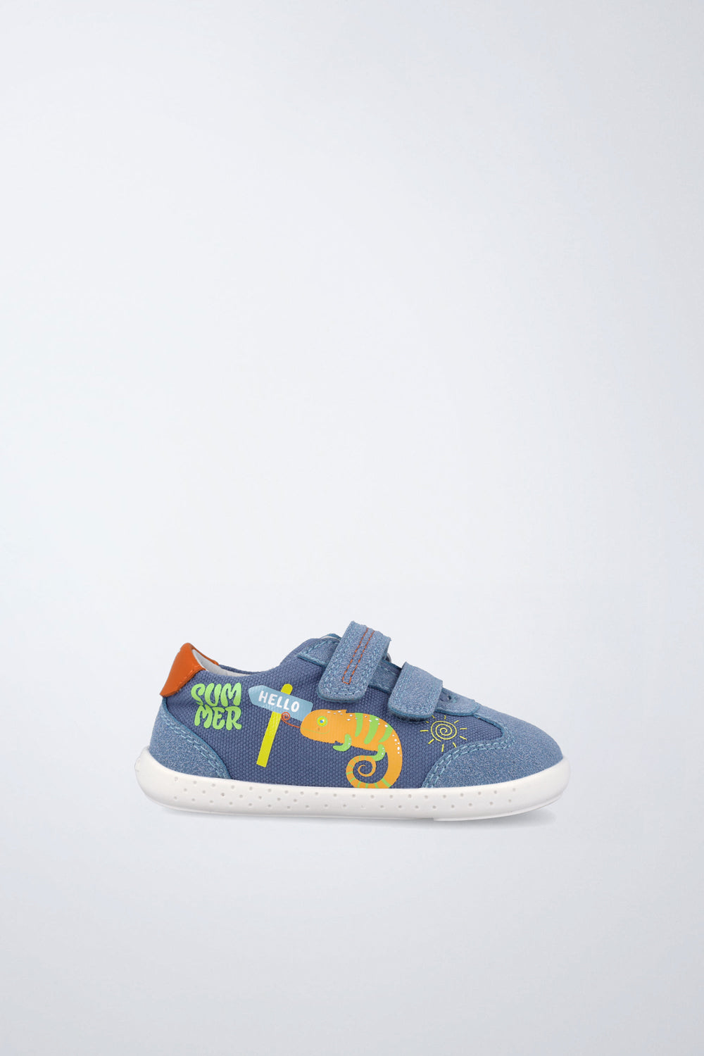 Zapatos escolares Garvalín barefoot en azul oscuro con cierre de contacto y puntera reforzada.