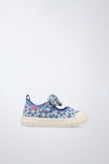 Zapato infantil Garvalín barefoot en azul con cierre de contacto y desarrollo saludable del pie.