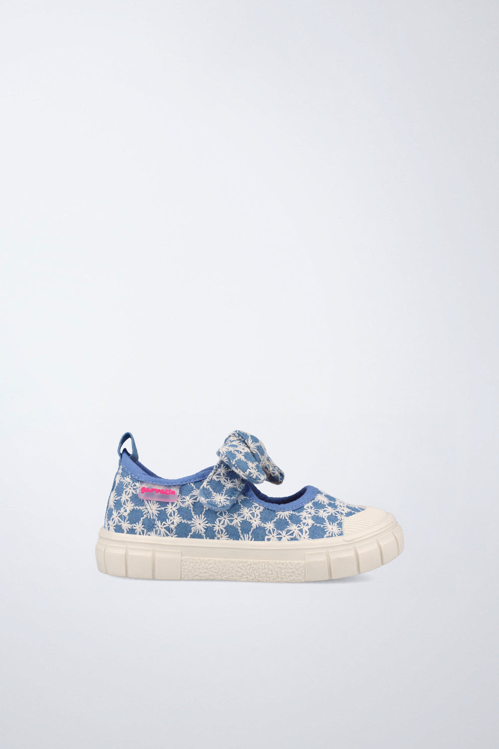 Zapato infantil Garvalín barefoot en azul con cierre de contacto y desarrollo saludable del pie.