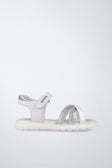 Sandalia Stella transpirable en blanco y plata