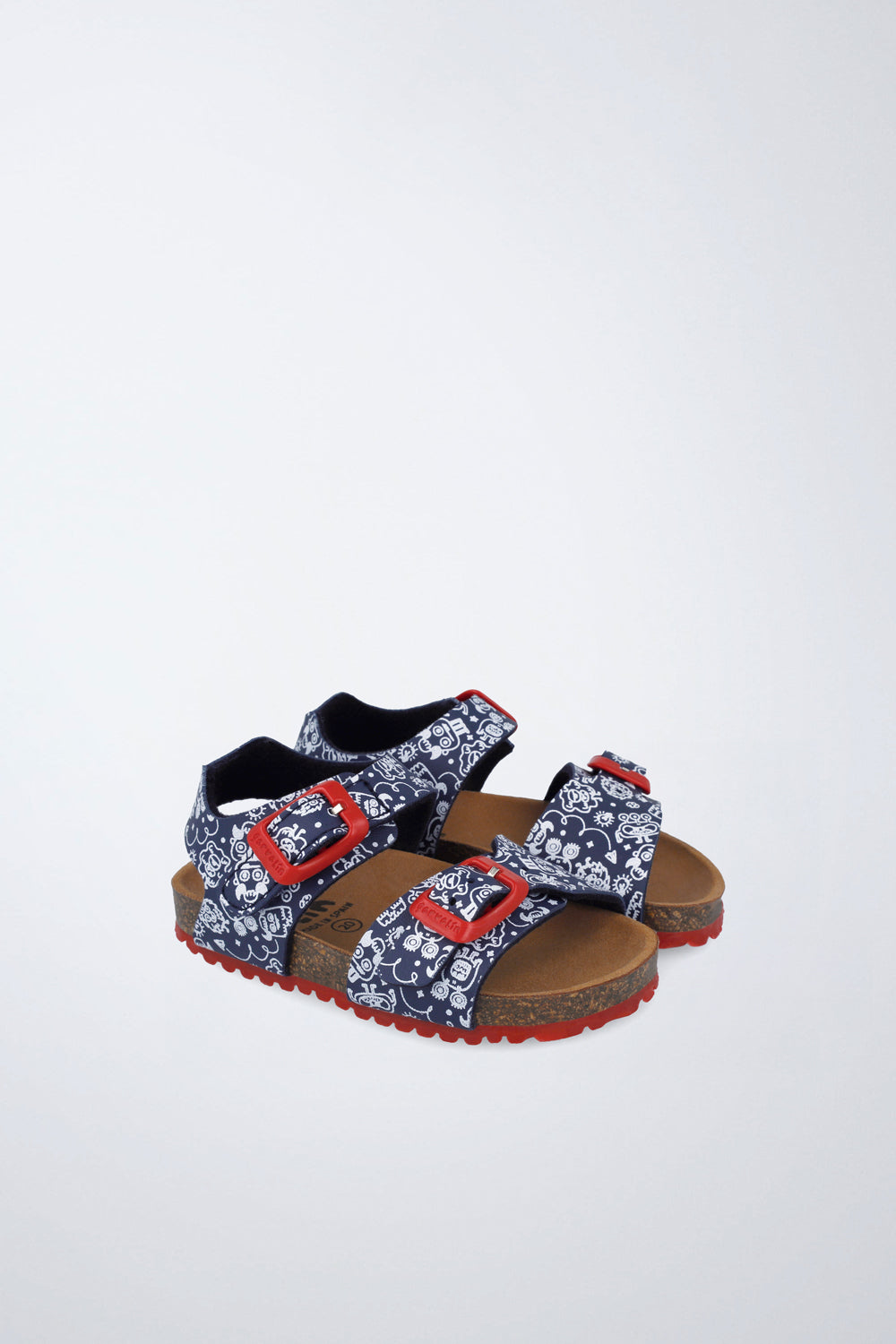 Zapato Garvalín respetuoso en azul marino con cierre de hebilla y diseño ergonómico.